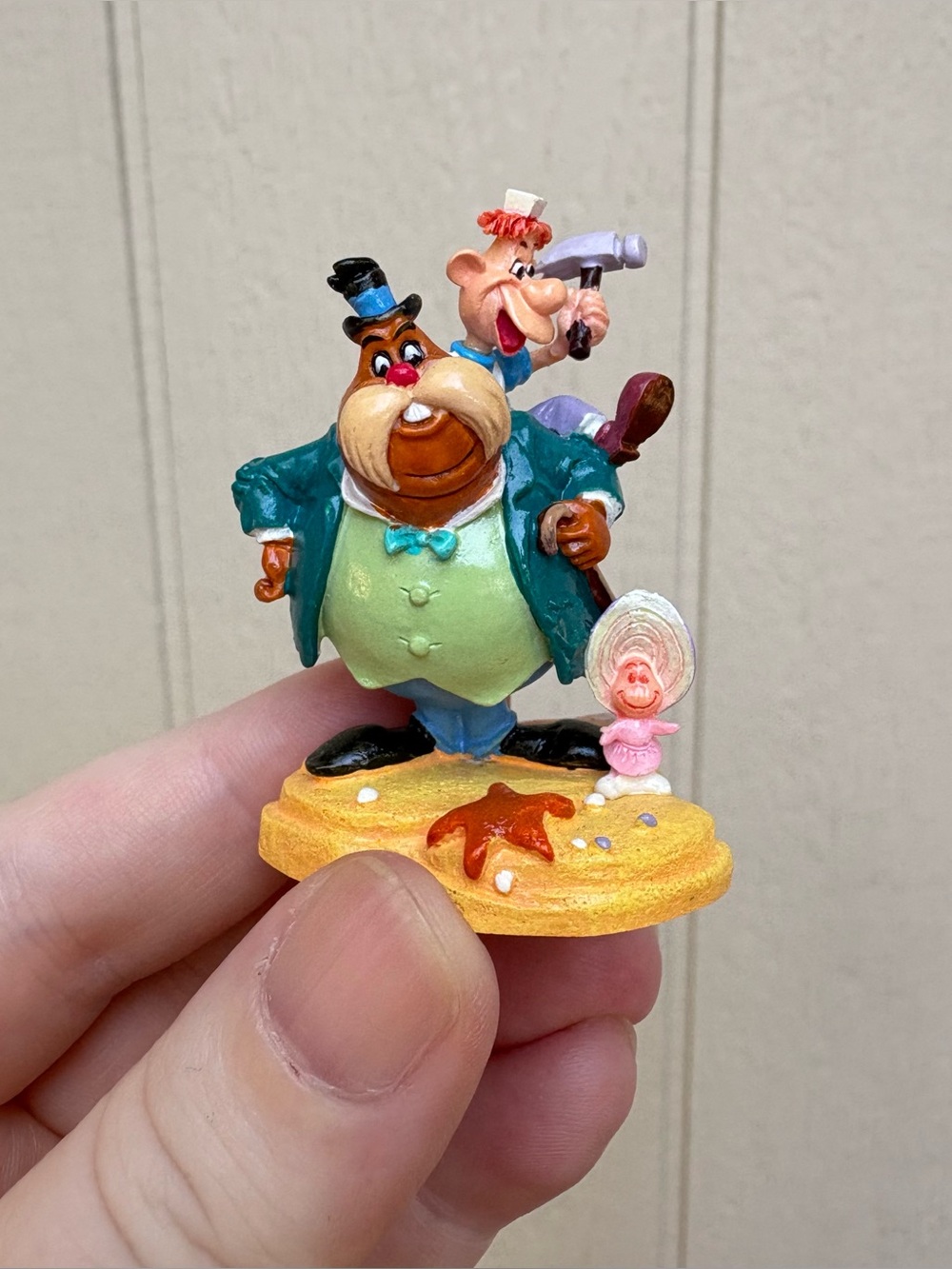 Alice in Wonderland Tiny Kingdom Walrus and Carpenter Disney